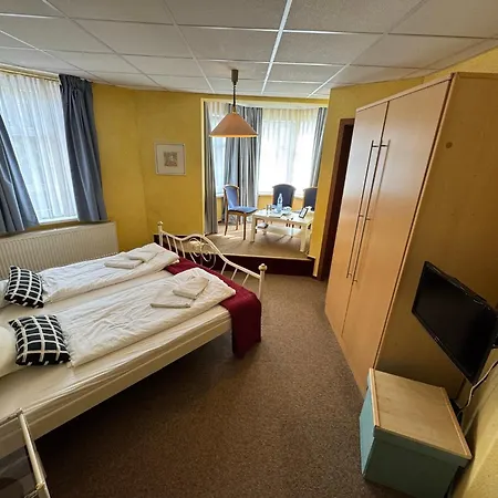 Deutscher Hof Hotel 3*