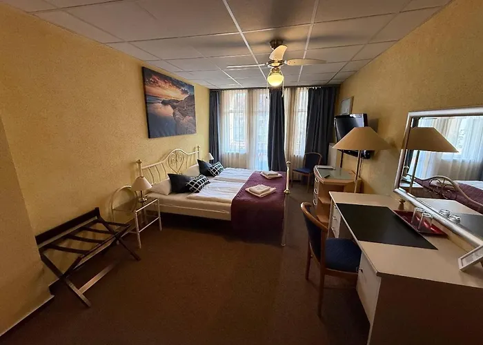 Hotel Deutsche Hof 3*